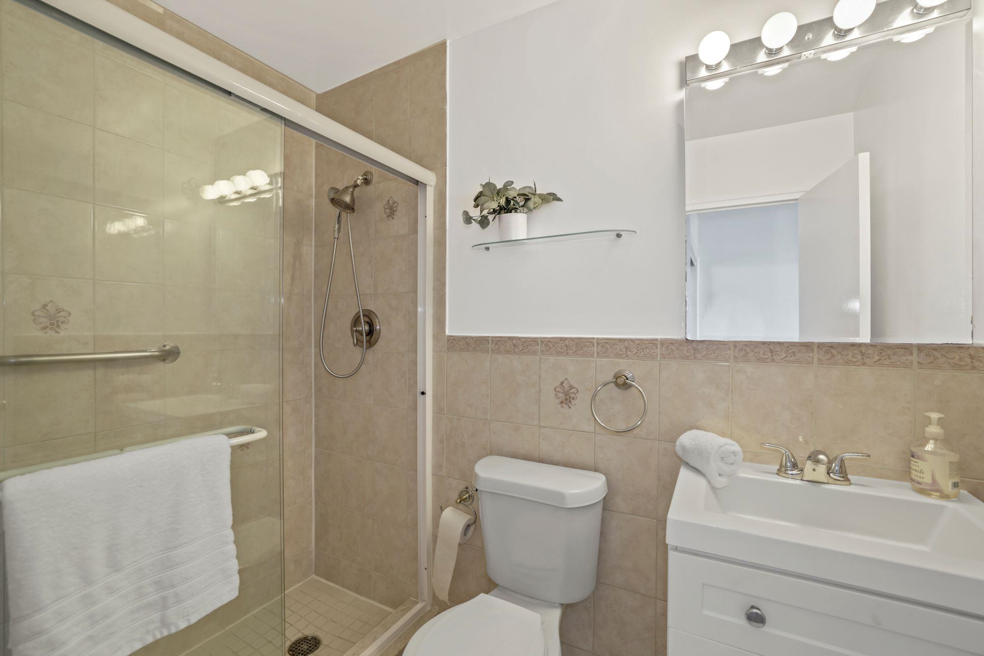 380 MOUNTAIN RD Unit 704