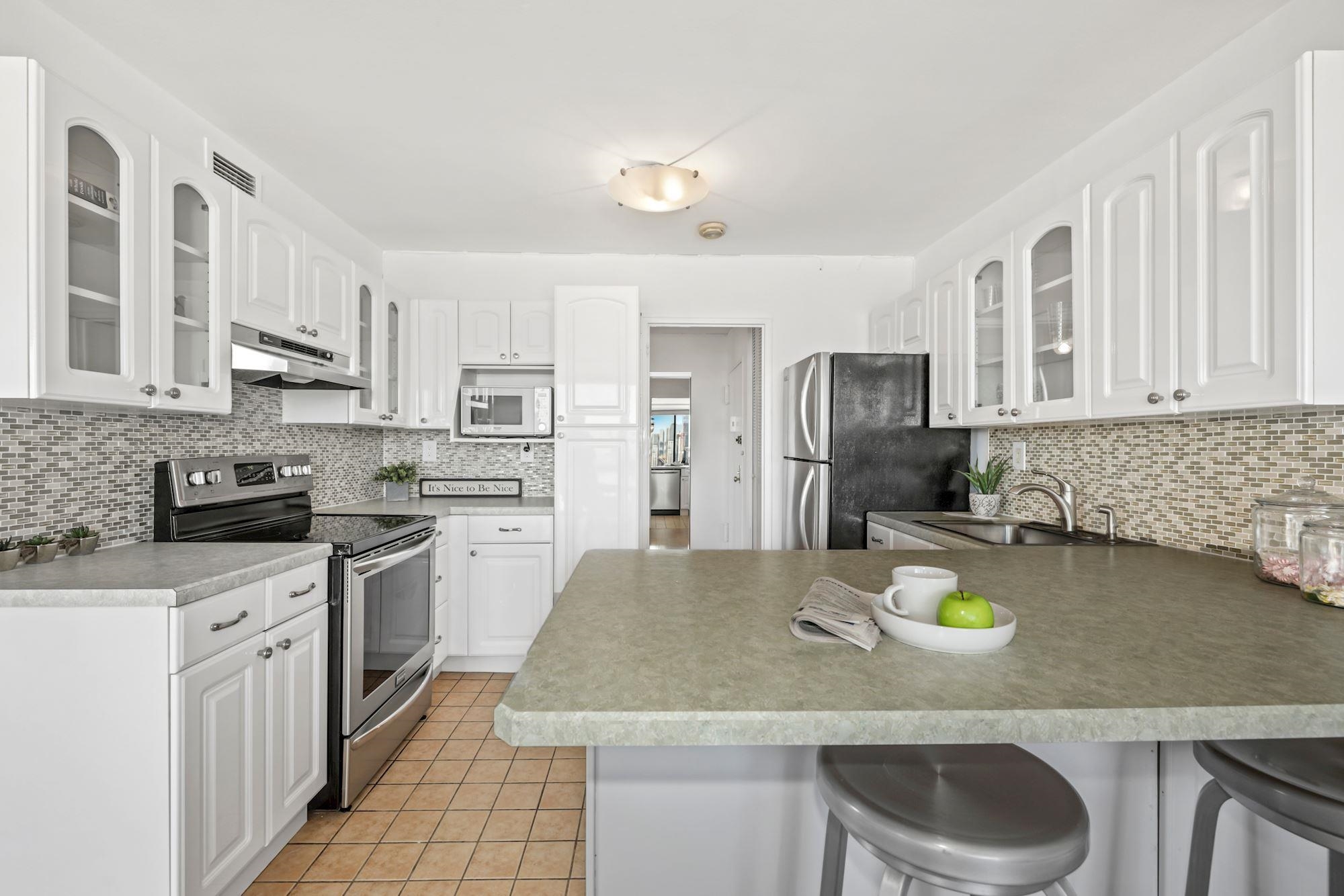 380 MOUNTAIN RD Unit 704