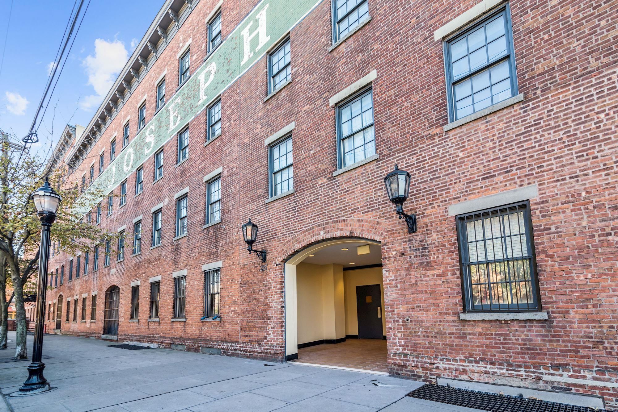 227 CHRISTOPHER COLUMBUS DR Unit 214