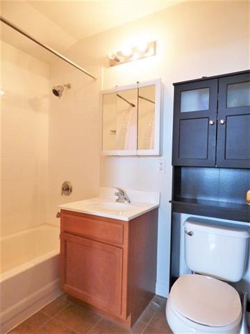 227 CHRISTOPHER COLUMBUS DR Unit 410B