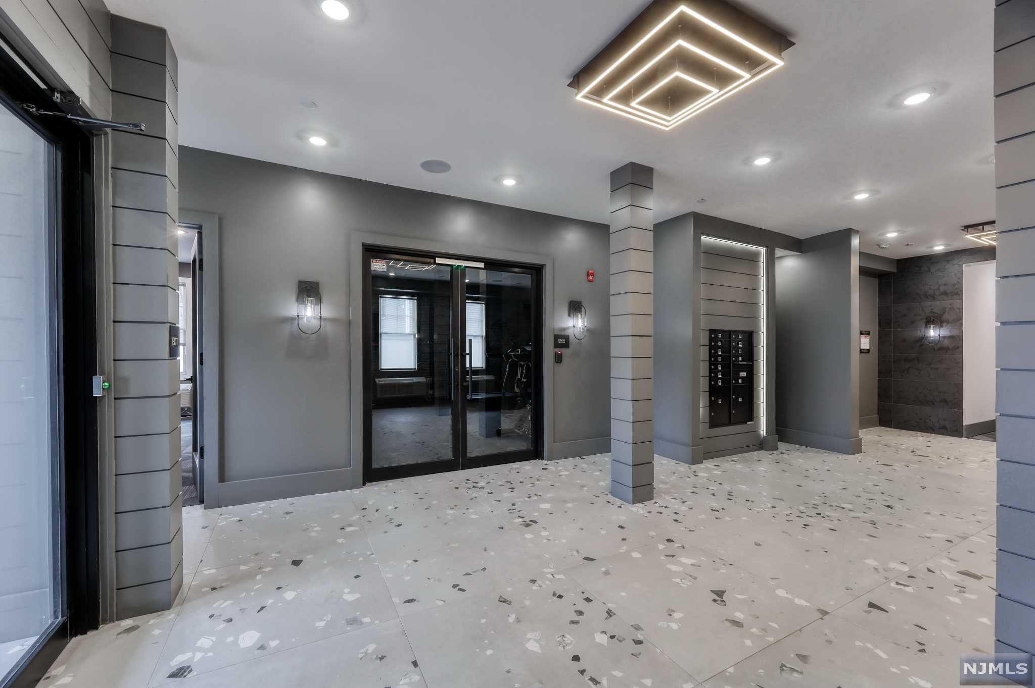 192 Livingston Street 1 - OFFICE