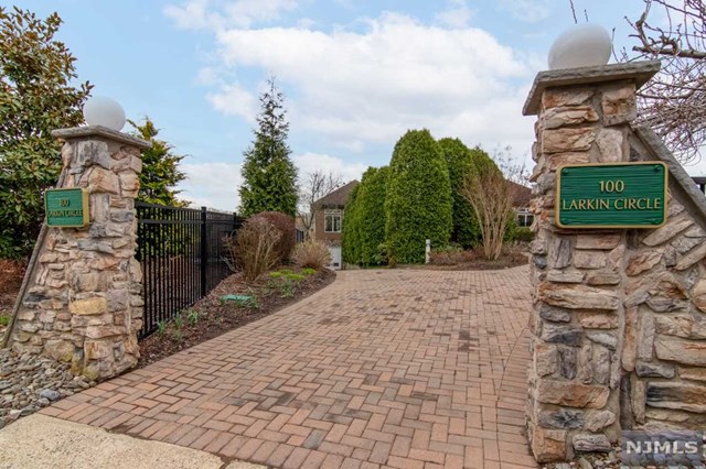 12 Buchanon Court