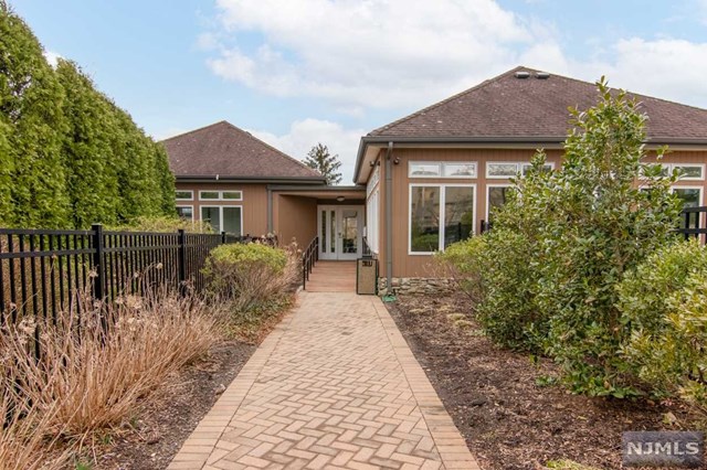 12 Buchanon Court