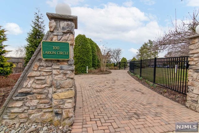 12 Buchanon Court