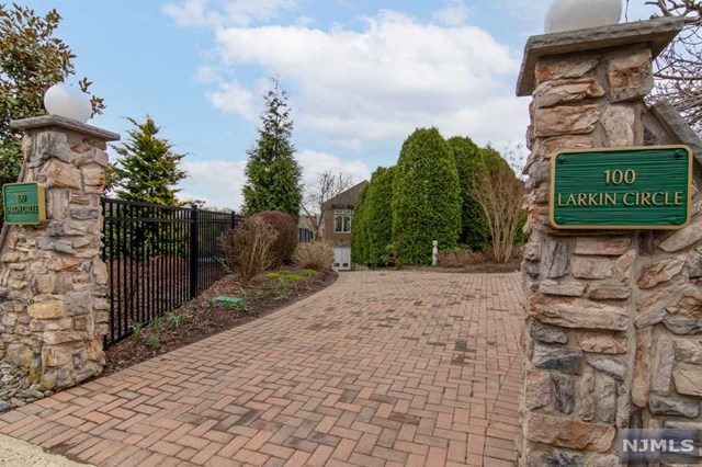 12 Buchanon Court