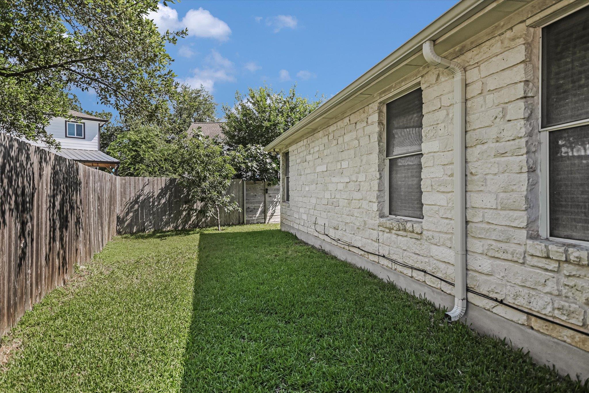 2308 Macaw DR