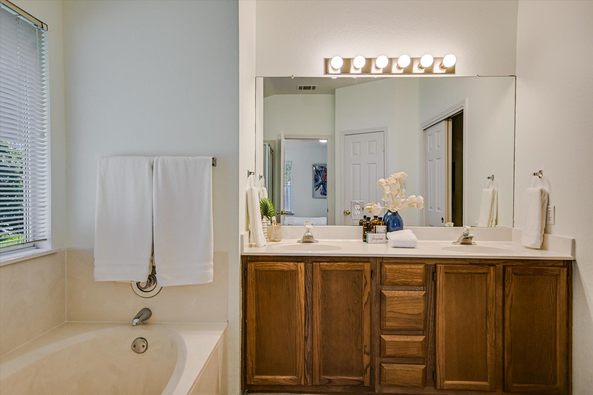 2308 Macaw DR