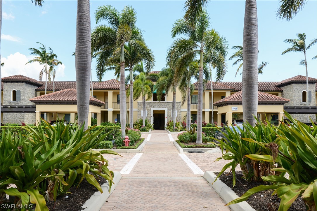 1035 Sandpiper ST F-202