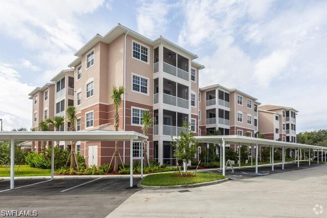 15901 ROYAL POINTE LN # 105