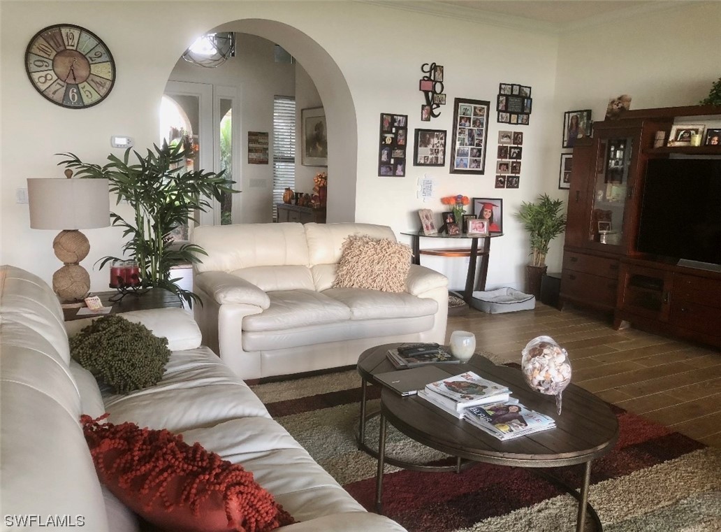 10058 Avalon Lake CIR