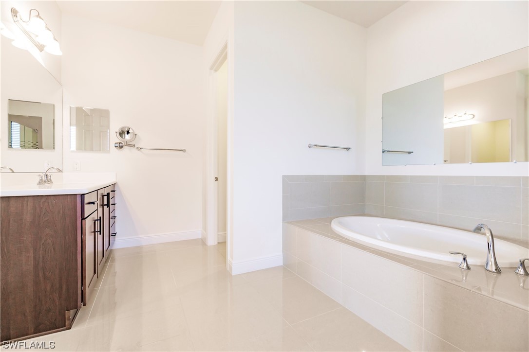 10058 Avalon Lake CIR