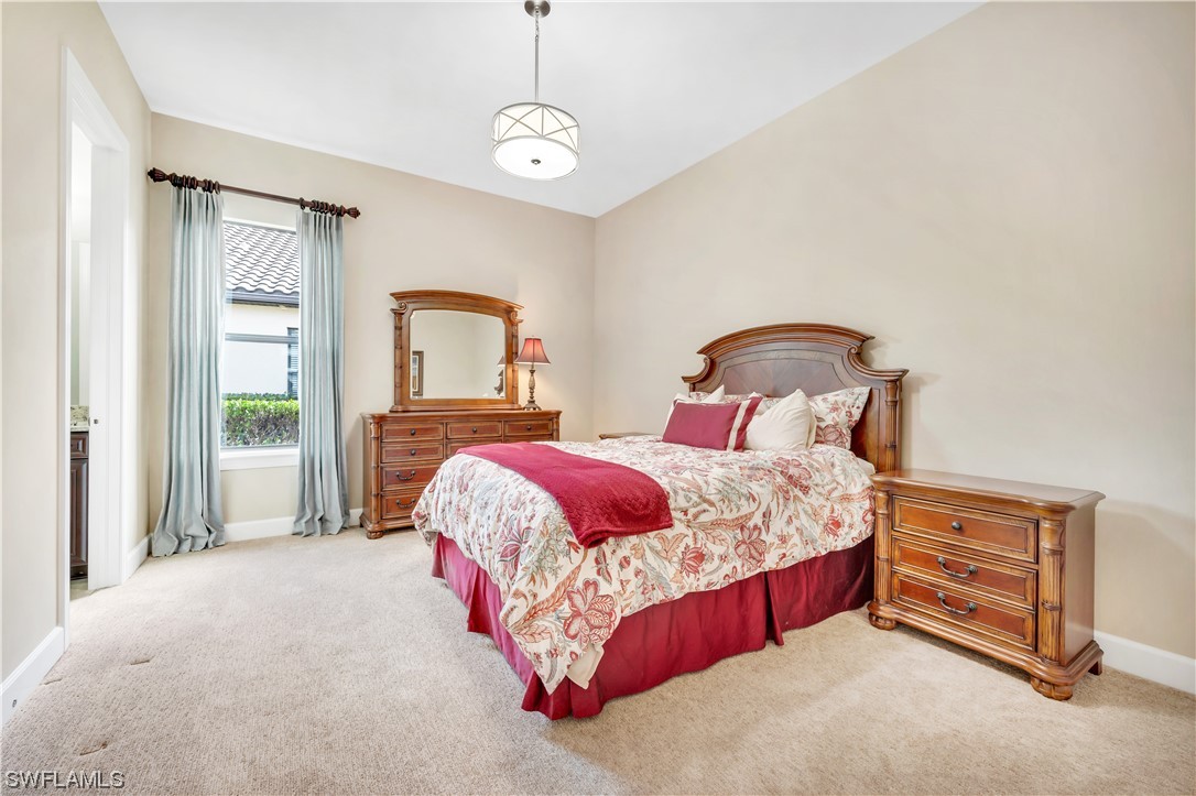 9223 Rialto LN