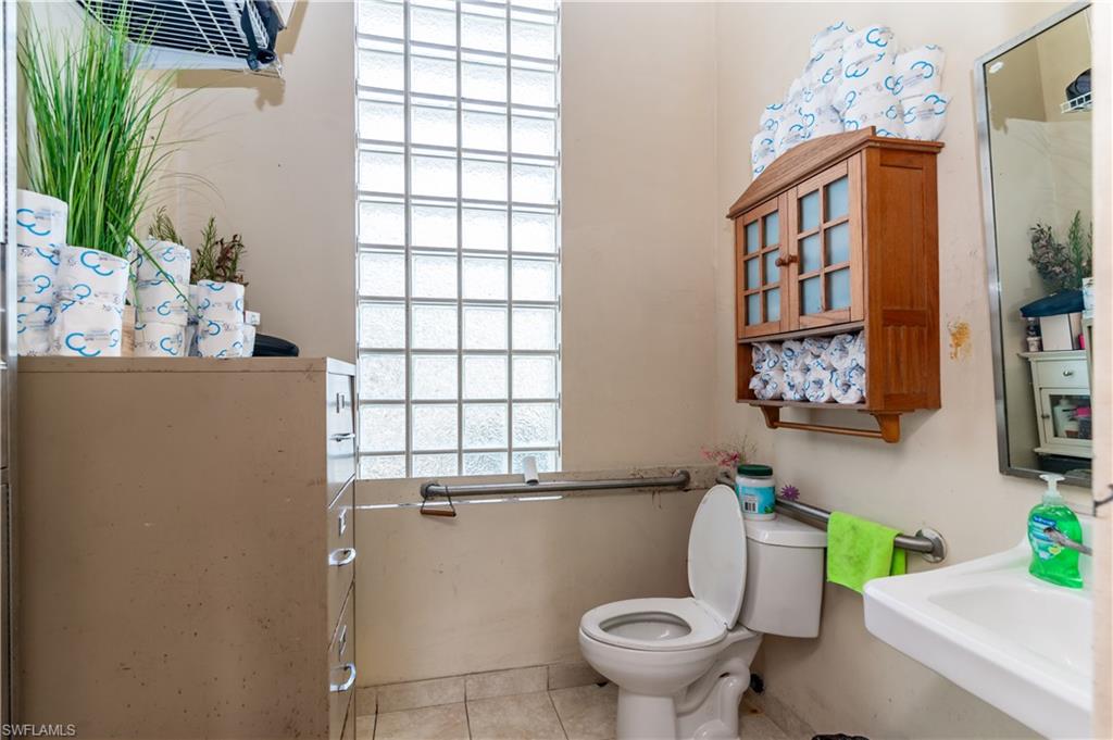 1924 -1942 Santa Barbara BLVD