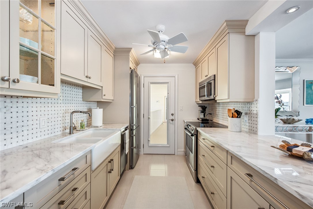 2850 Gulf Shore BLVD N 406