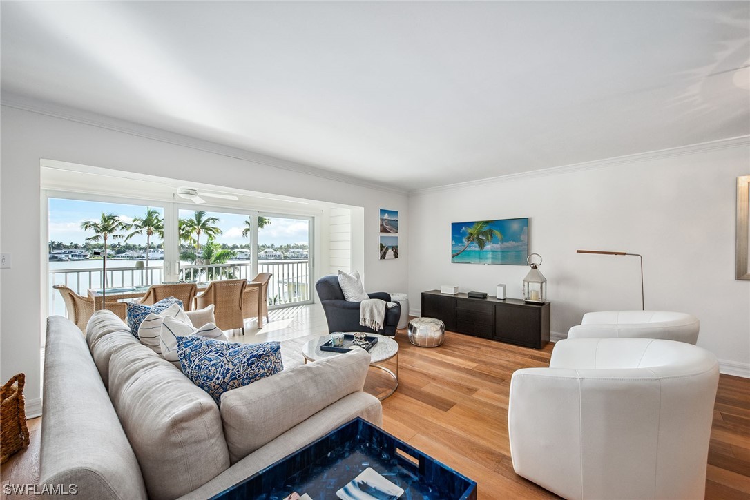 2850 Gulf Shore BLVD N 406