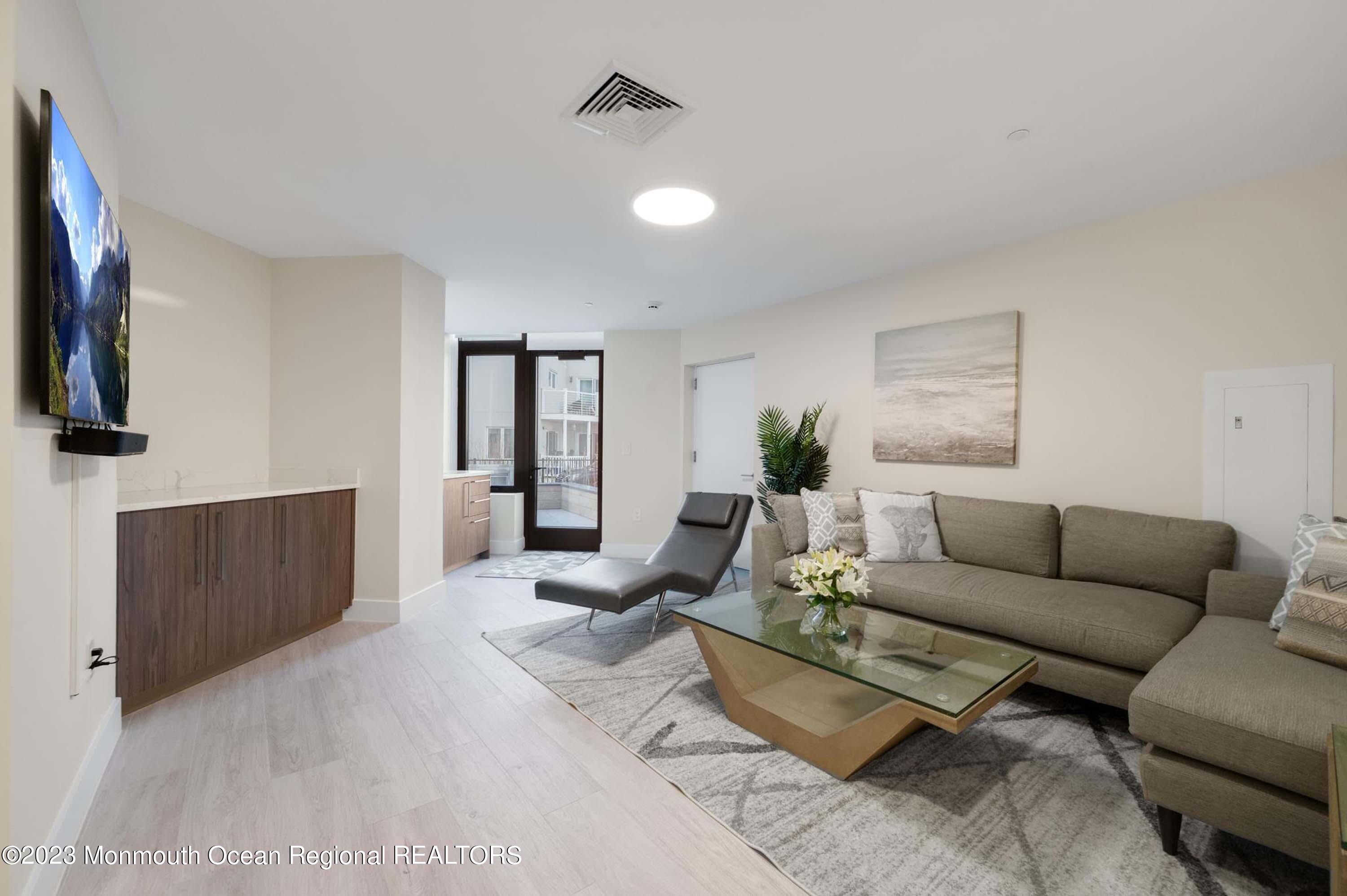 350 Ocean Avenue, 207