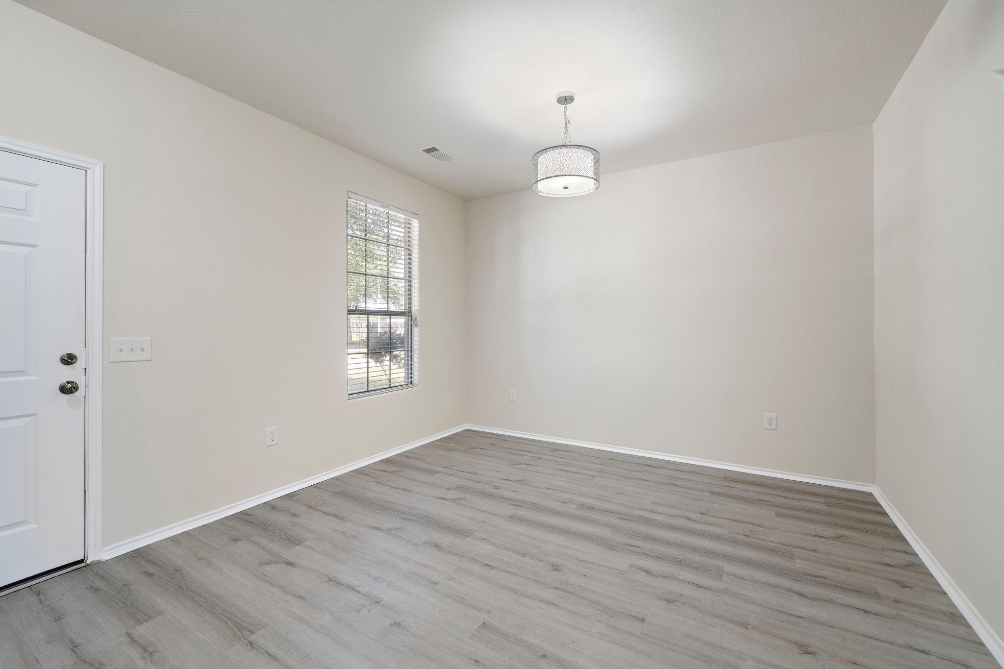 1418 S Maple Drive