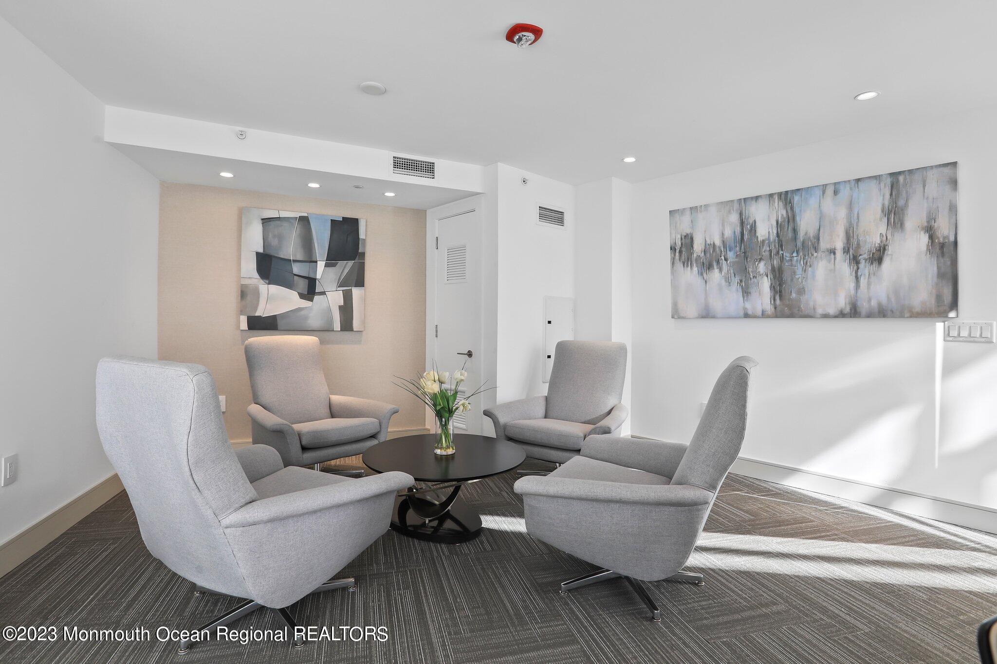 350 Ocean Avenue, 507