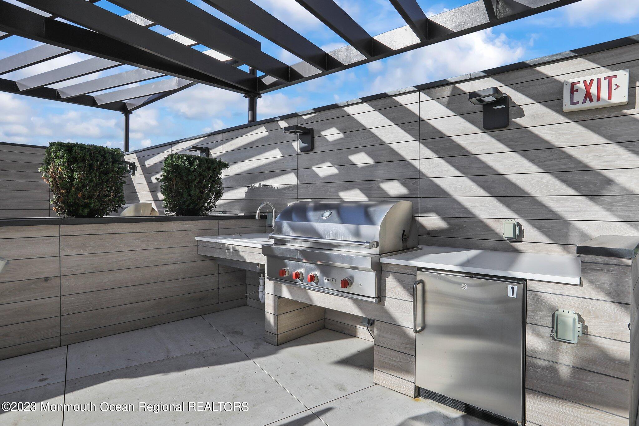 350 Ocean Avenue, 507