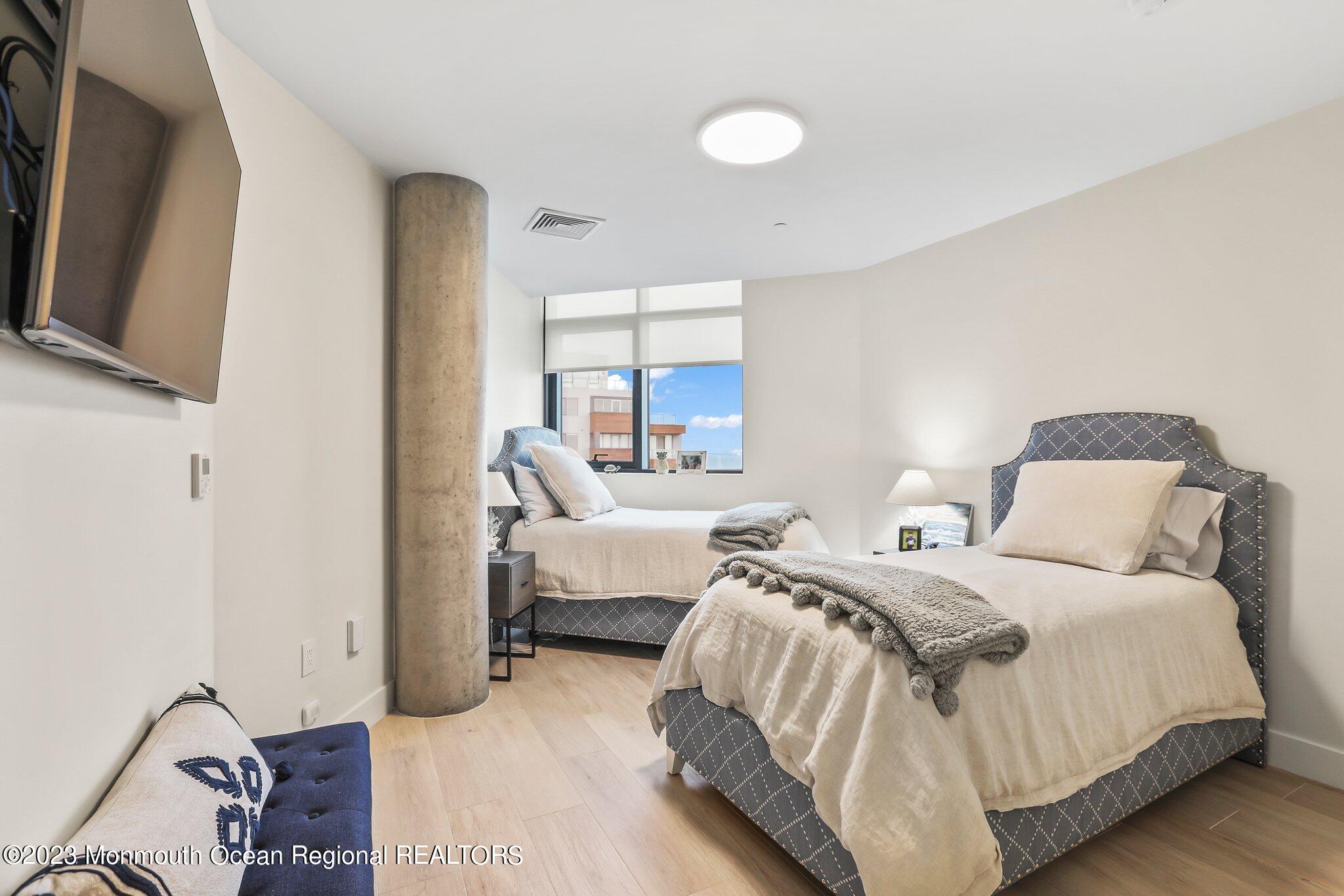 350 Ocean Avenue, 507