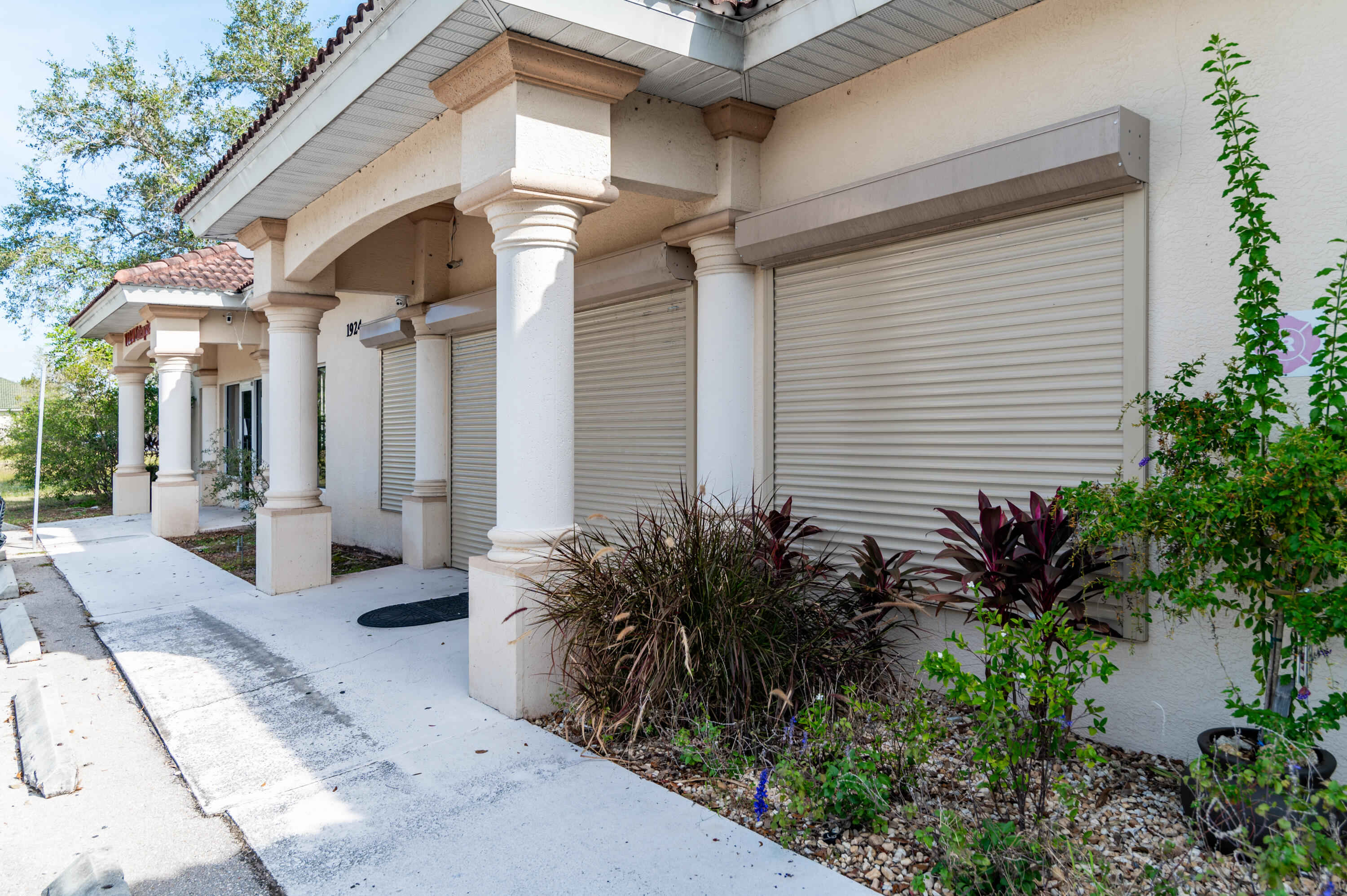 1938 SANTA BARBARA BOULEVARD