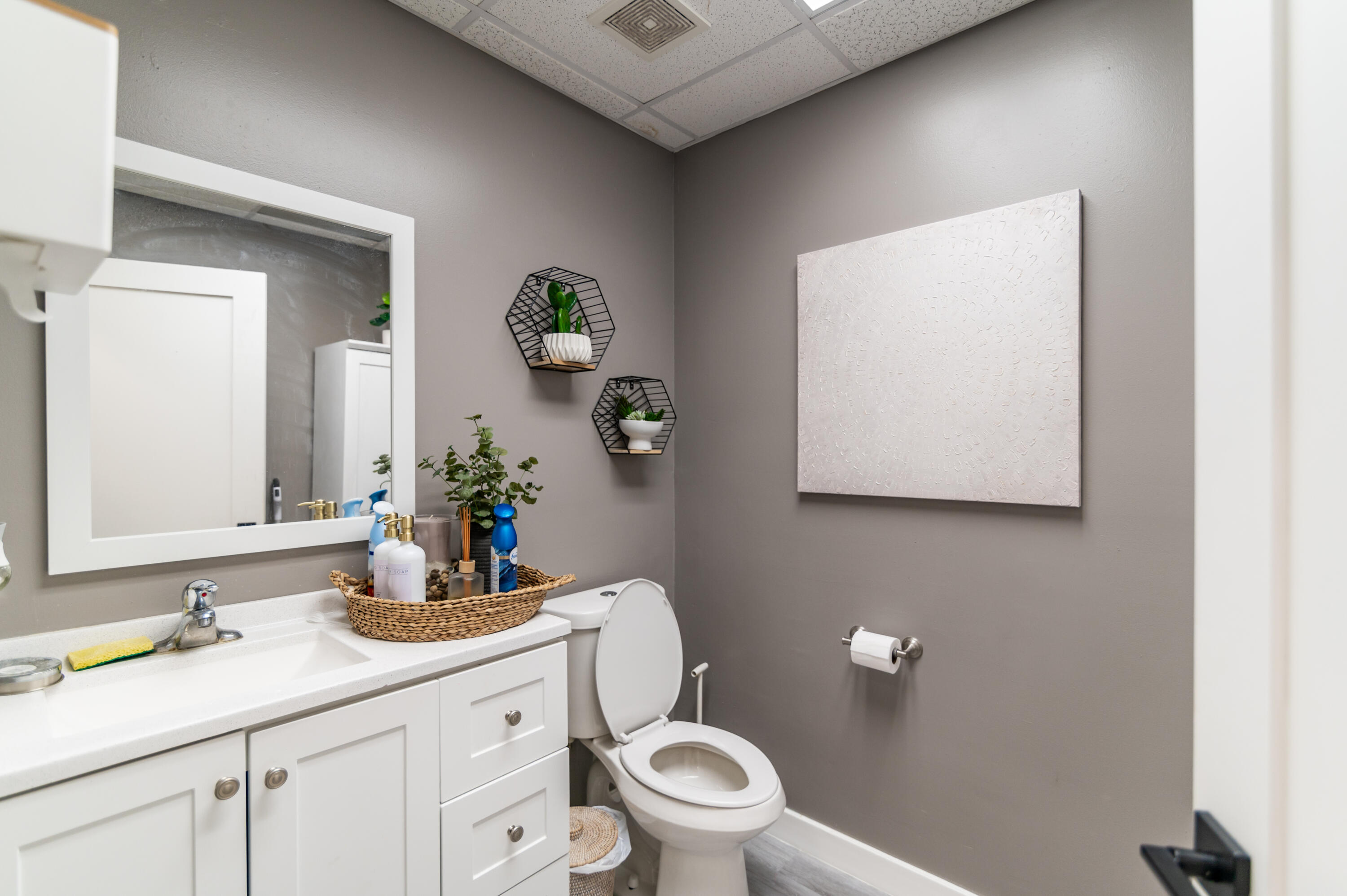 1938 SANTA BARBARA BOULEVARD