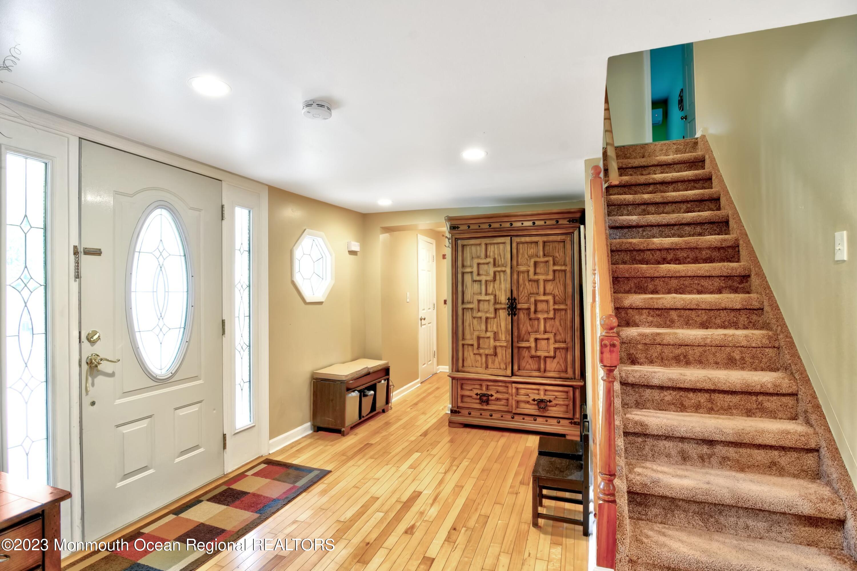 11 Mohawk Drive
