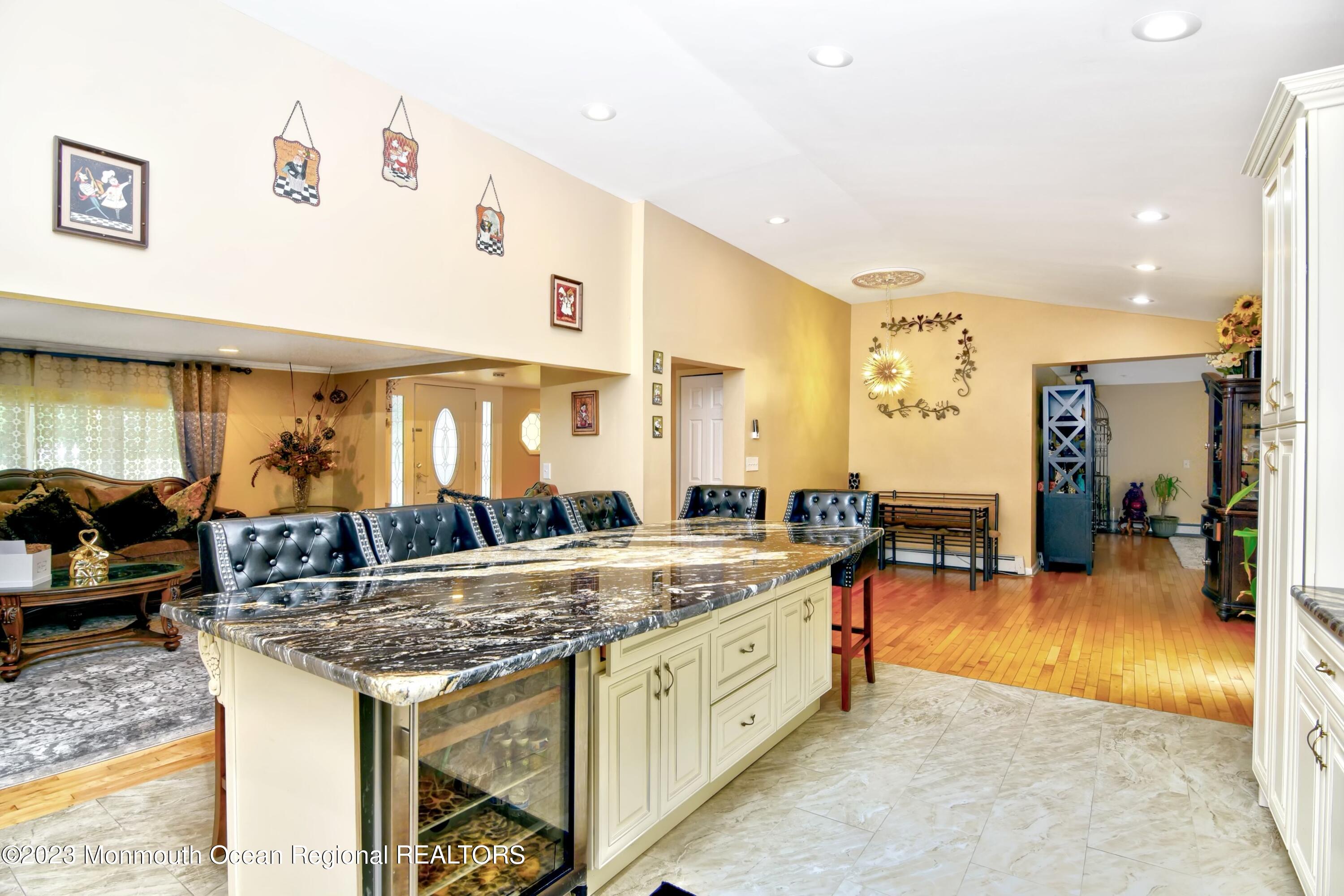 11 Mohawk Drive
