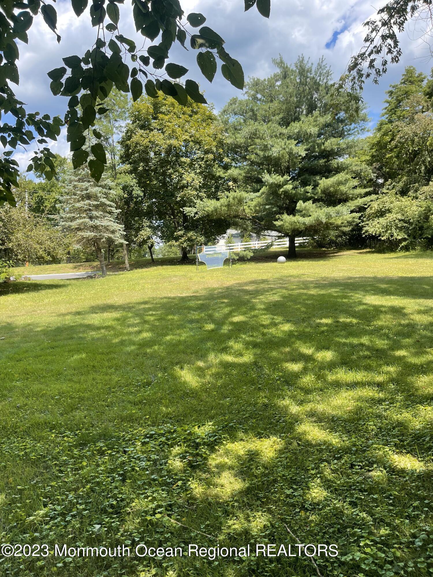 11 Mohawk Drive