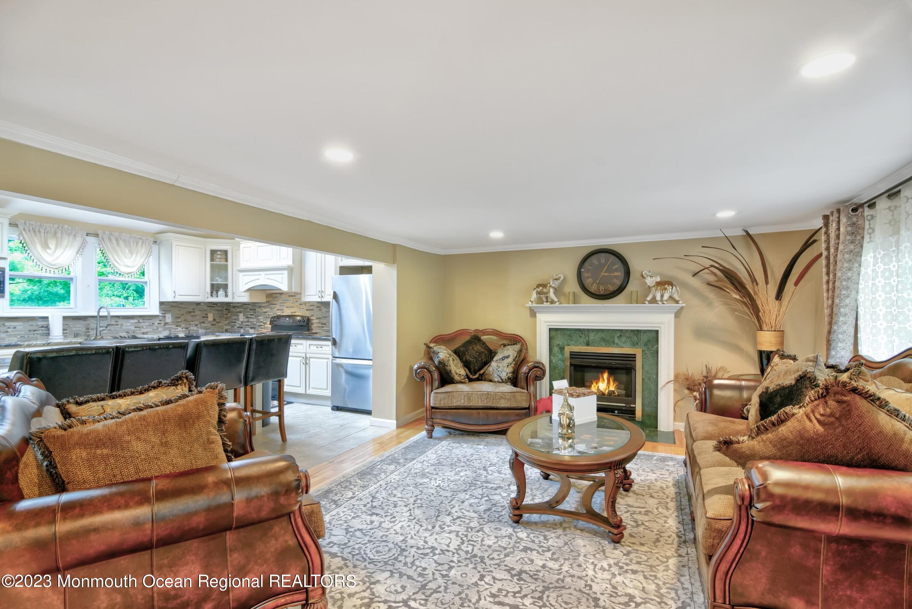 11 Mohawk Drive