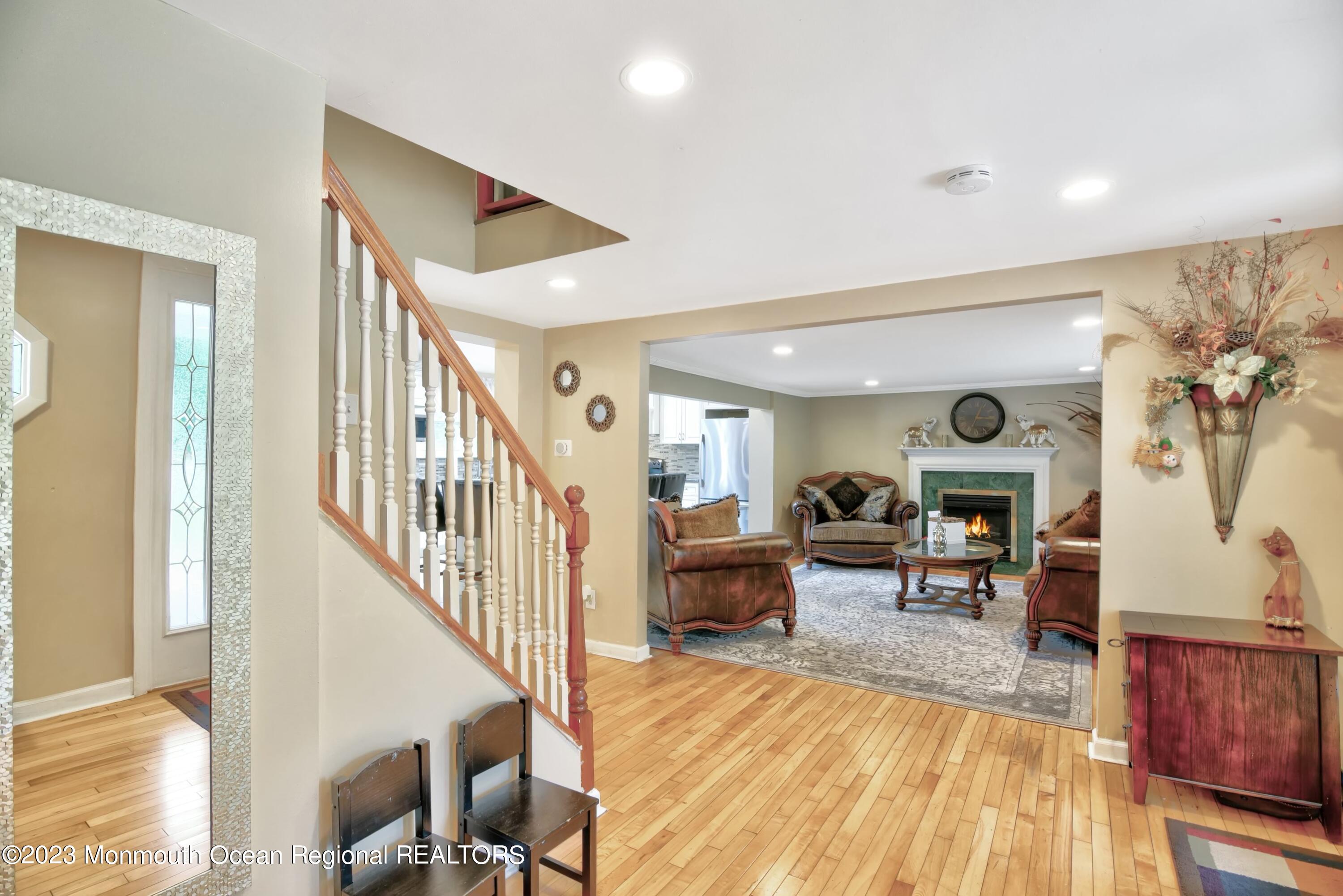 11 Mohawk Drive