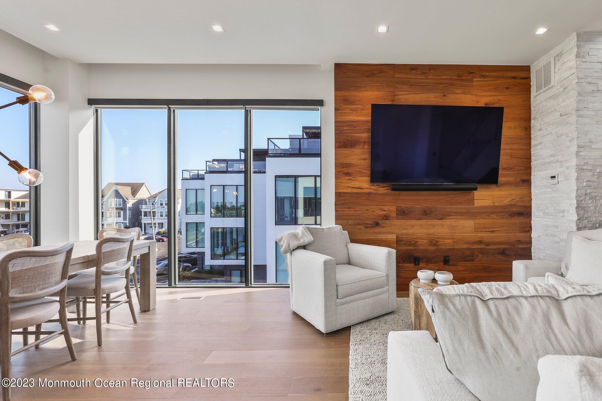 200 Ocean Avenue, 10