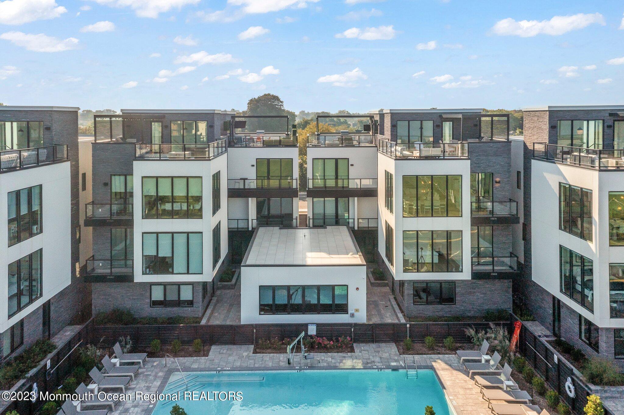 200 Ocean Avenue, 10