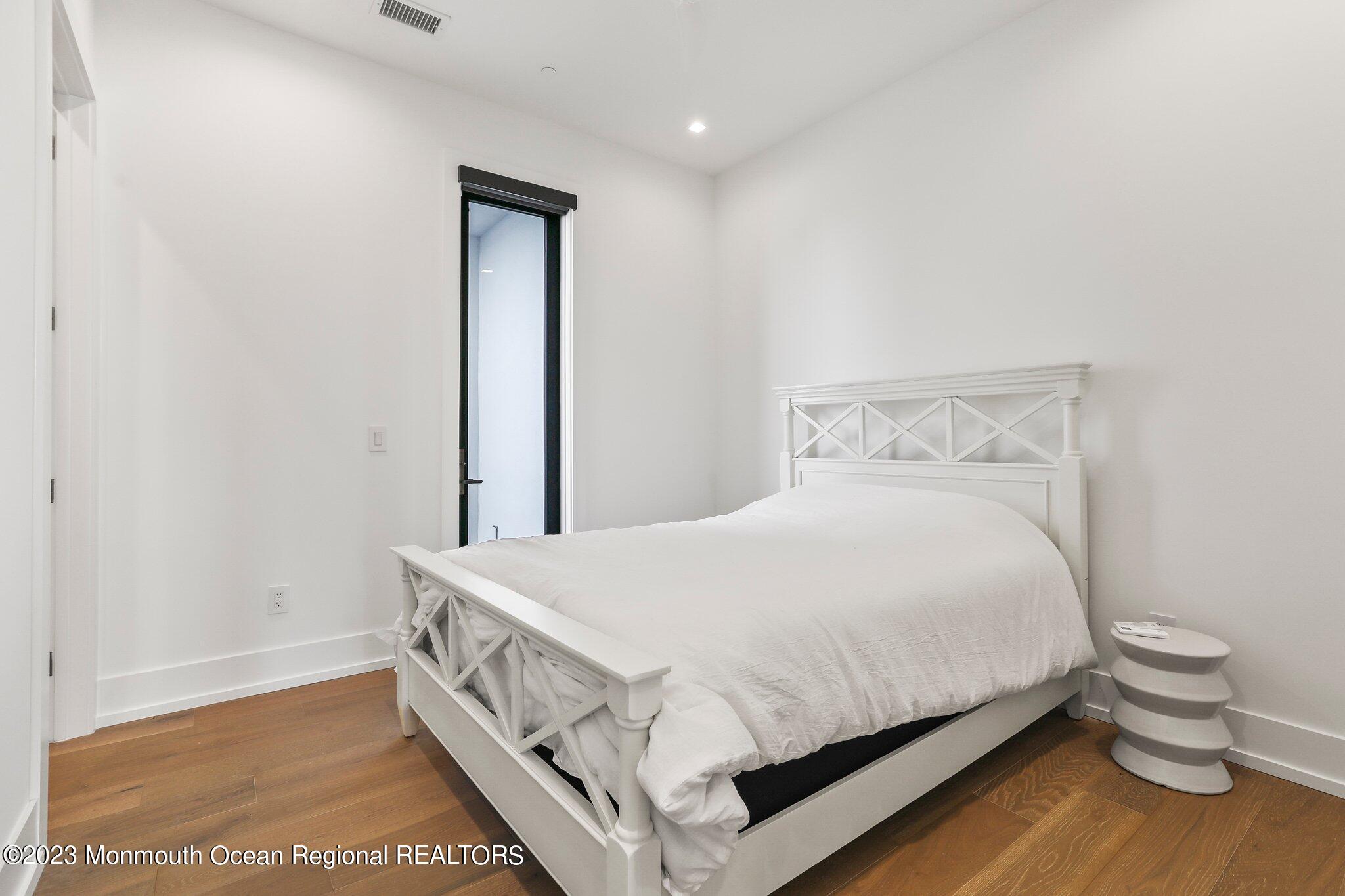 200 Ocean Avenue, 10