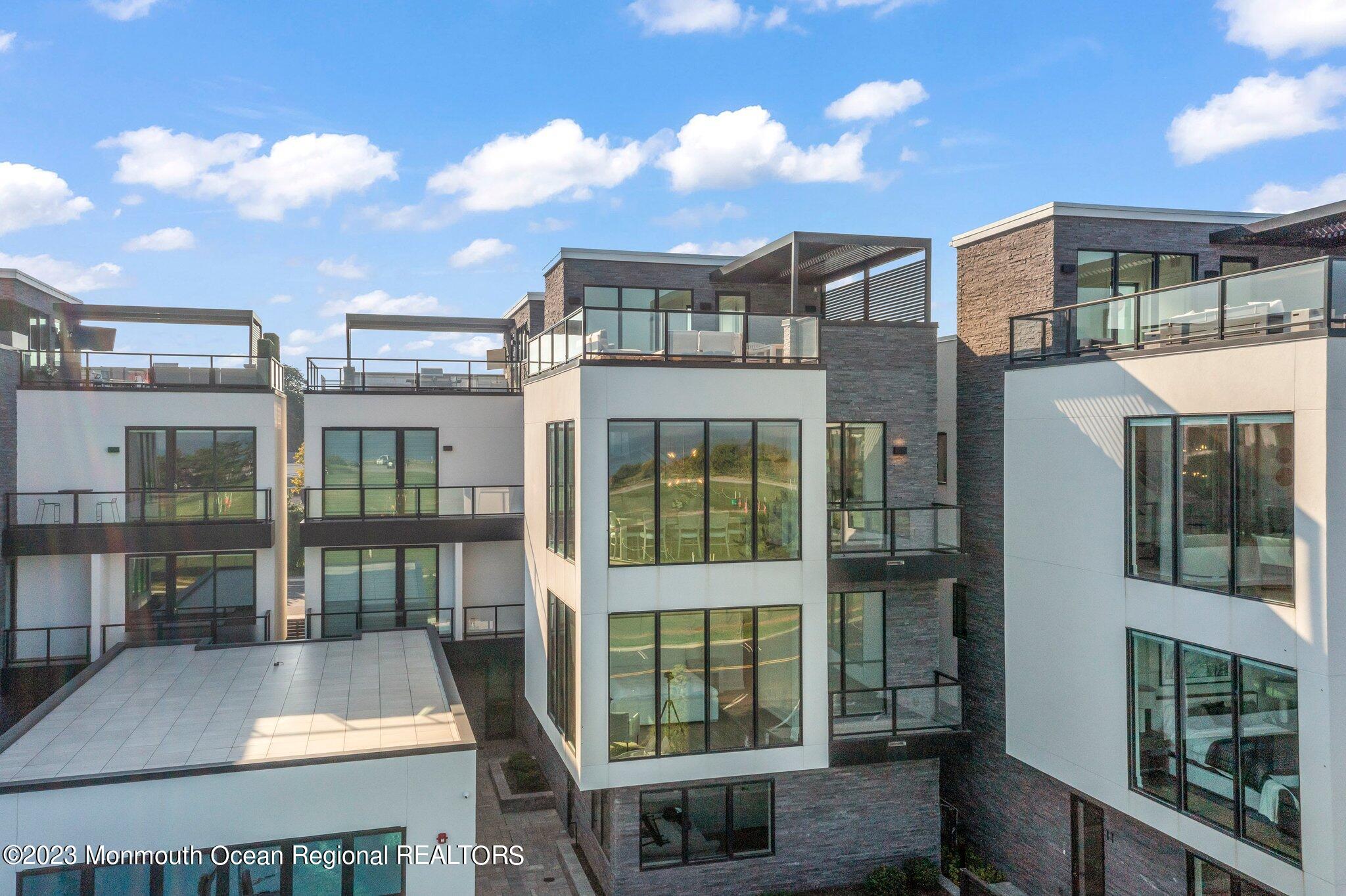 200 Ocean Avenue, 10