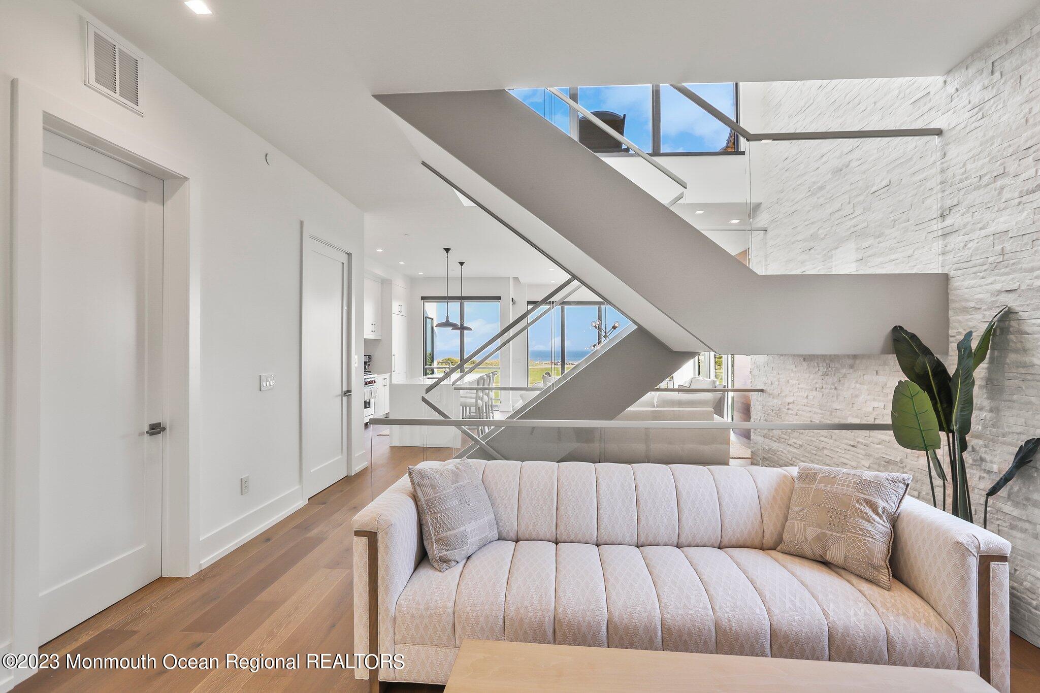 200 Ocean Avenue, 10