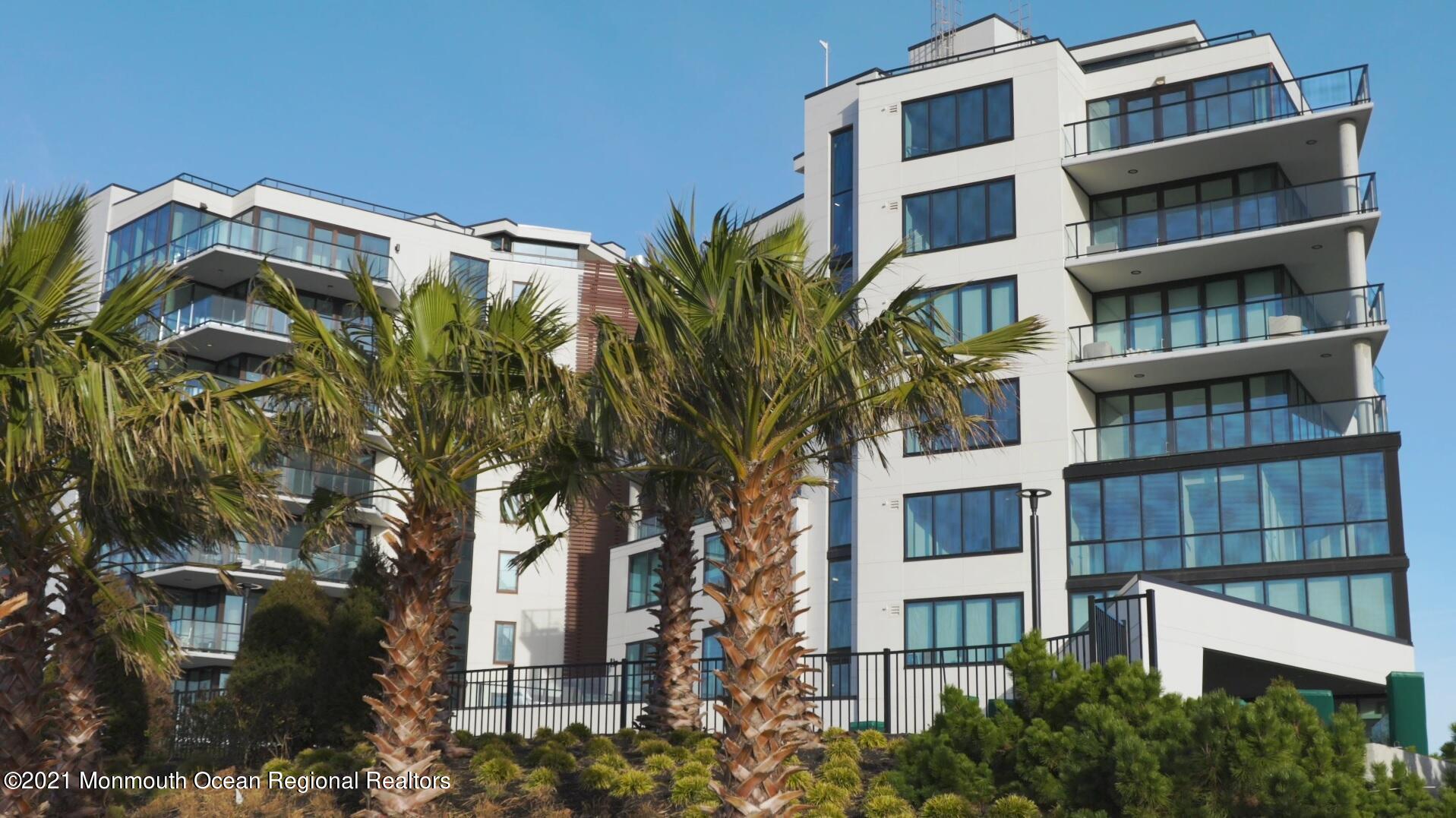 350 Ocean Avenue N, 101