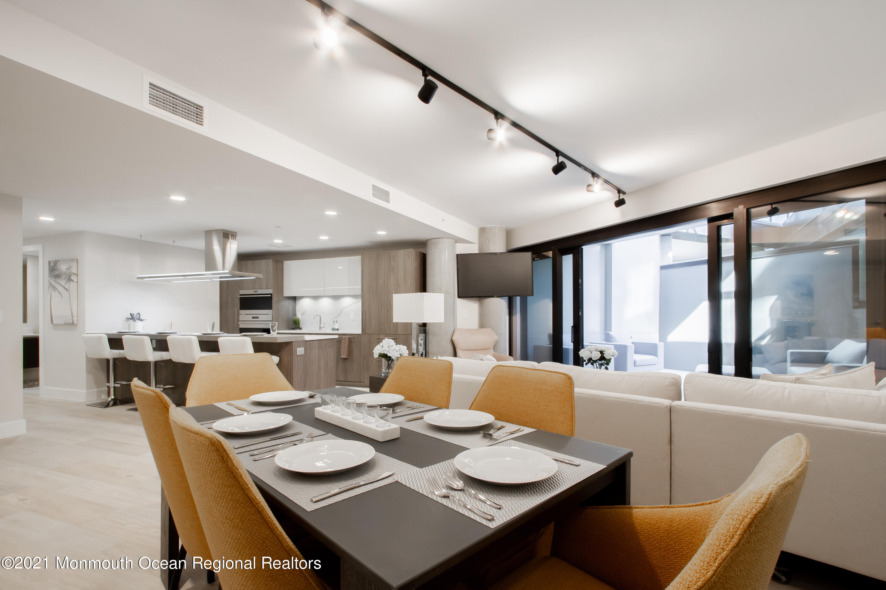 350 Ocean Avenue N, 101