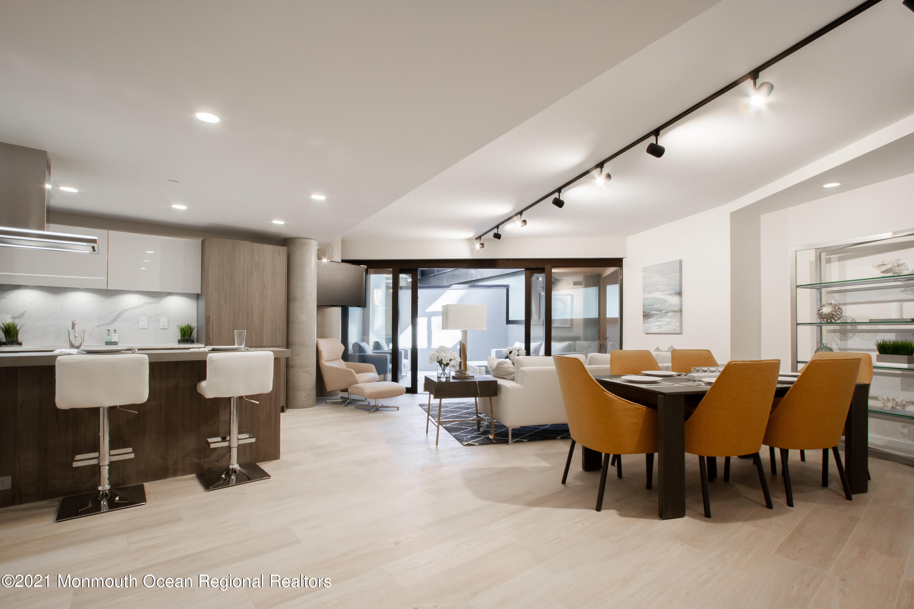 350 Ocean Avenue N, 101