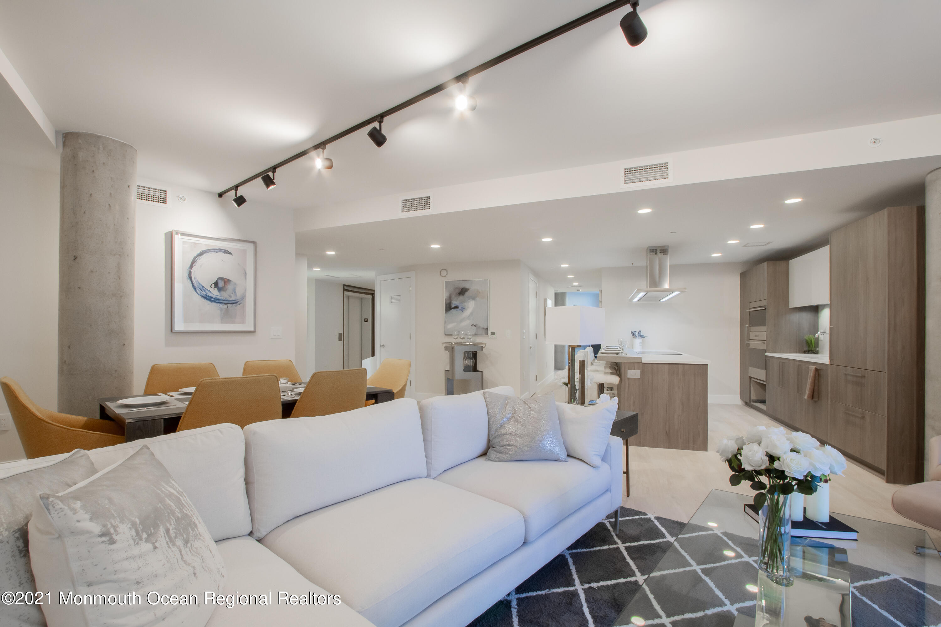 350 Ocean Avenue N, 101