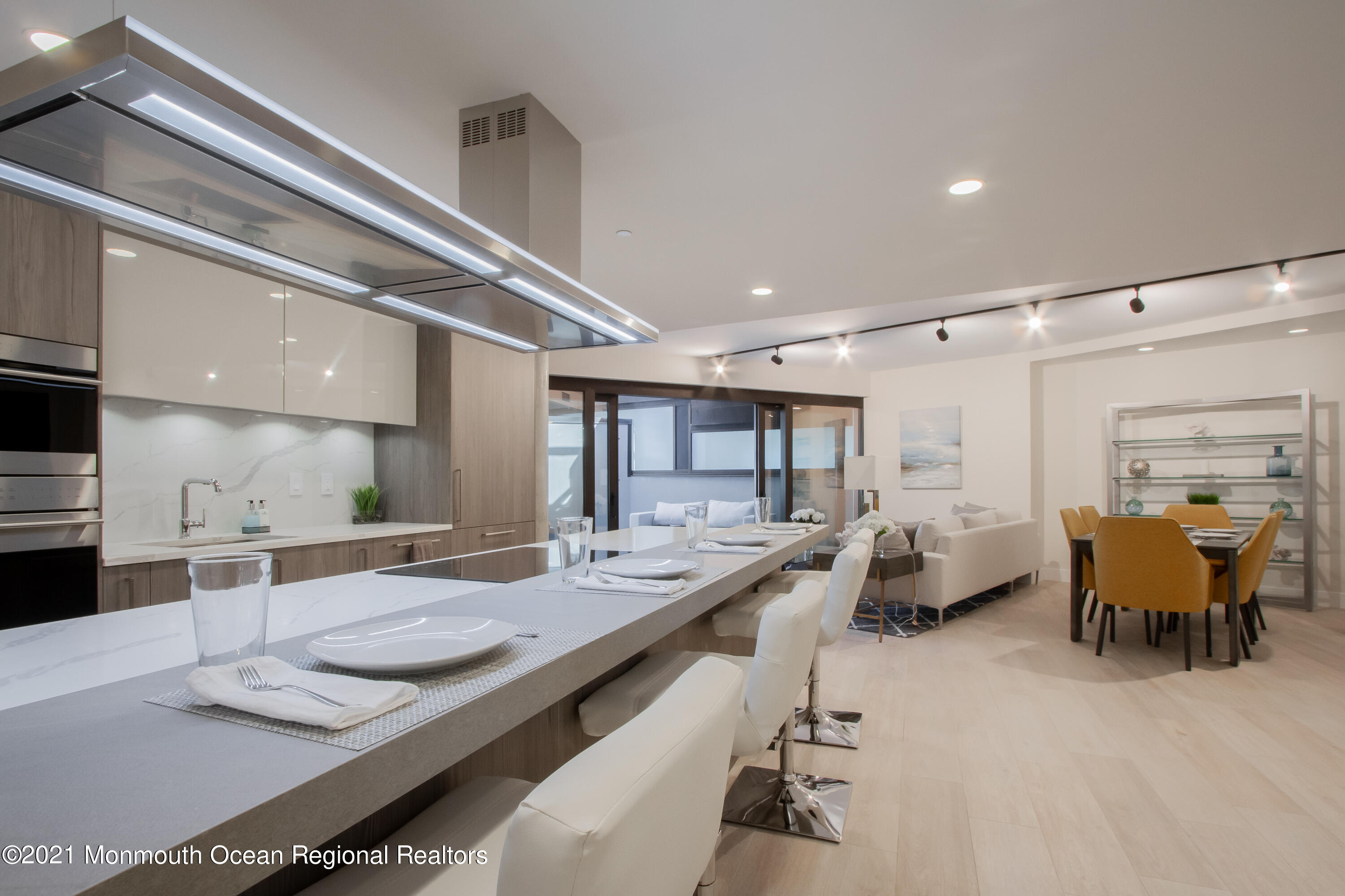 350 Ocean Avenue N, 101