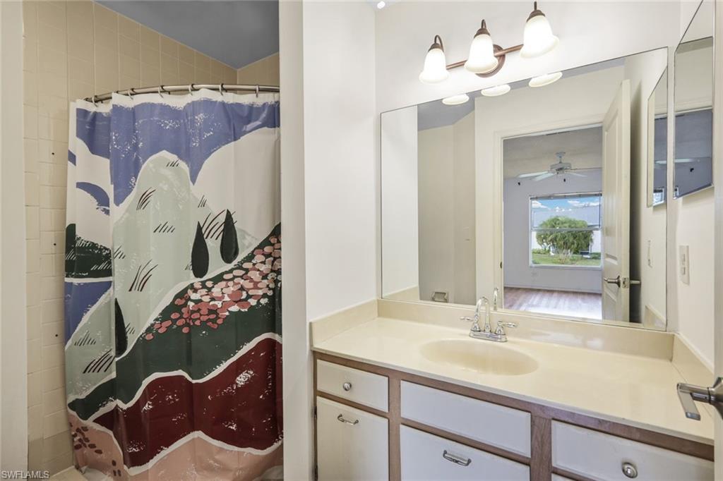 686 Squire CIR # 202