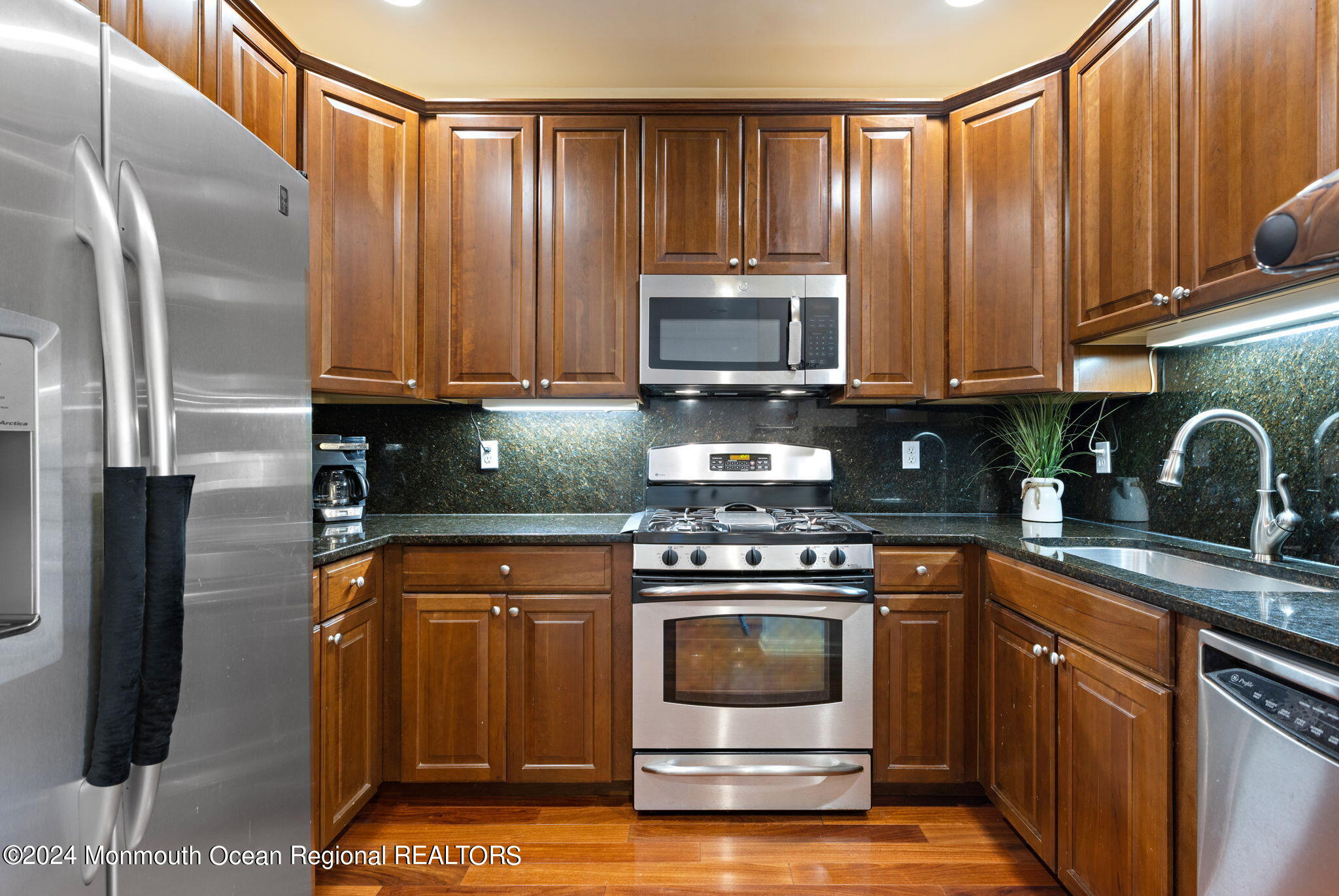 540 Cranbury Road, 334