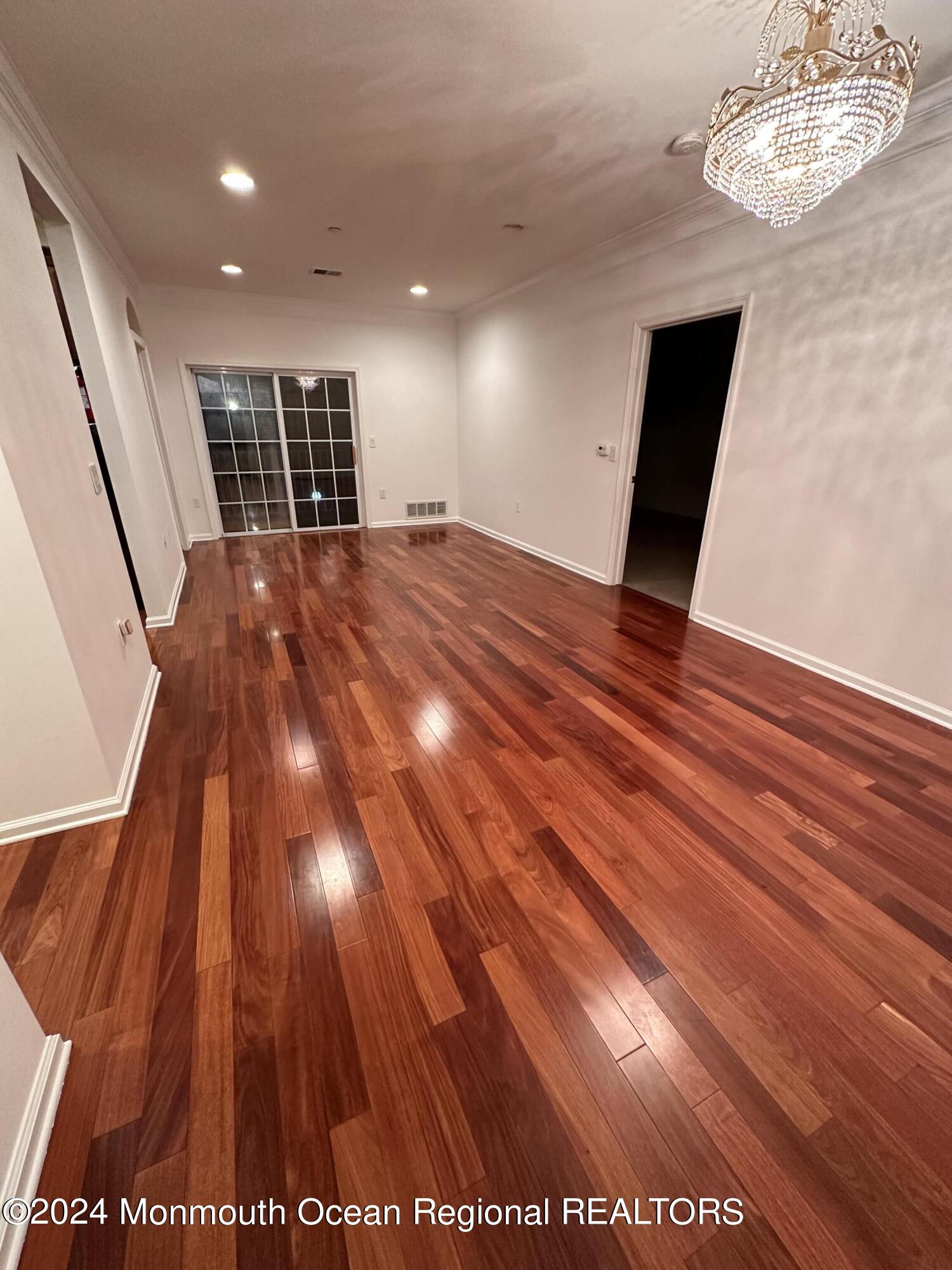 540 Cranbury Road, 334