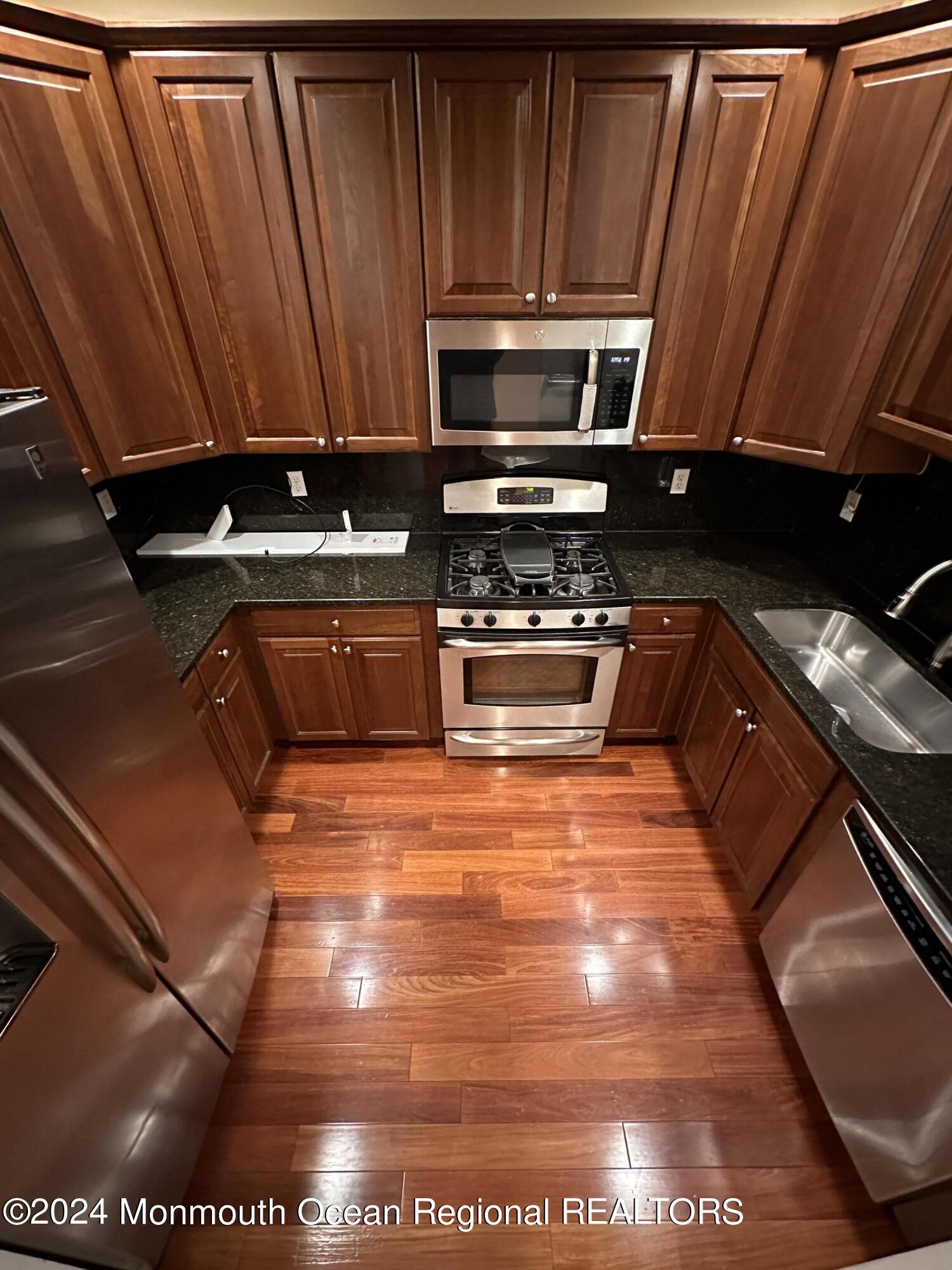 540 Cranbury Road, 334