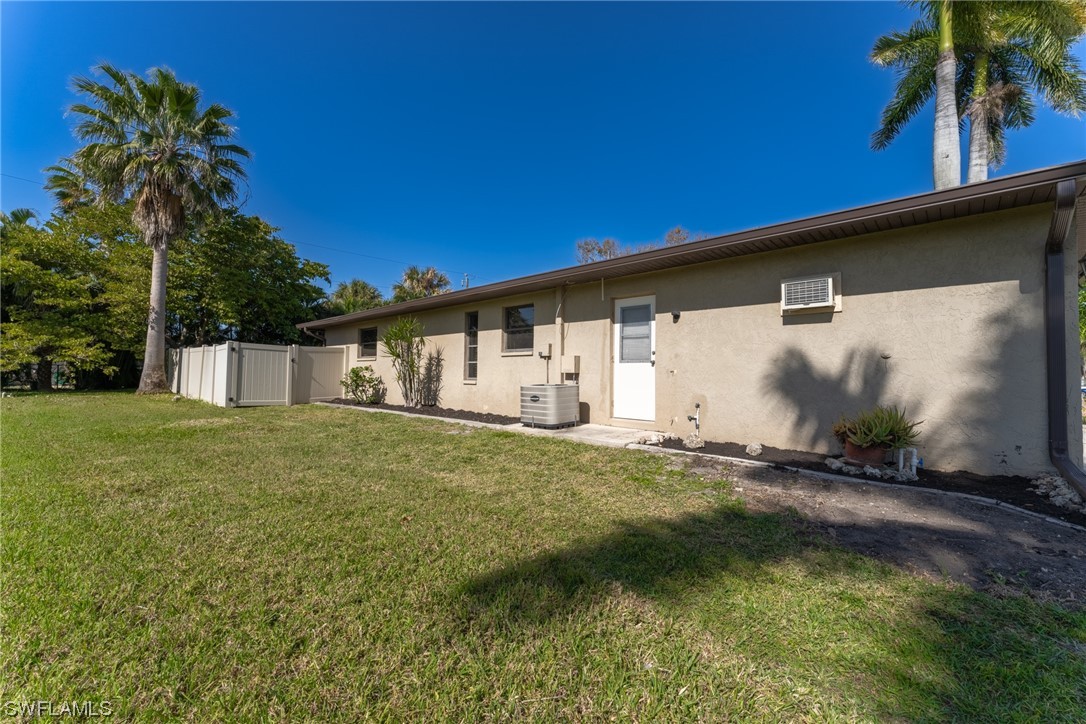 2107 NE 3rd TER