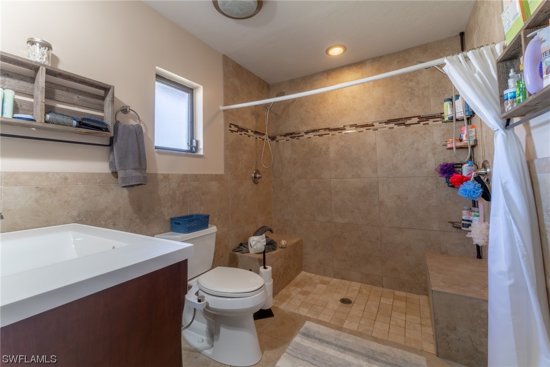 2107 NE 3rd TER
