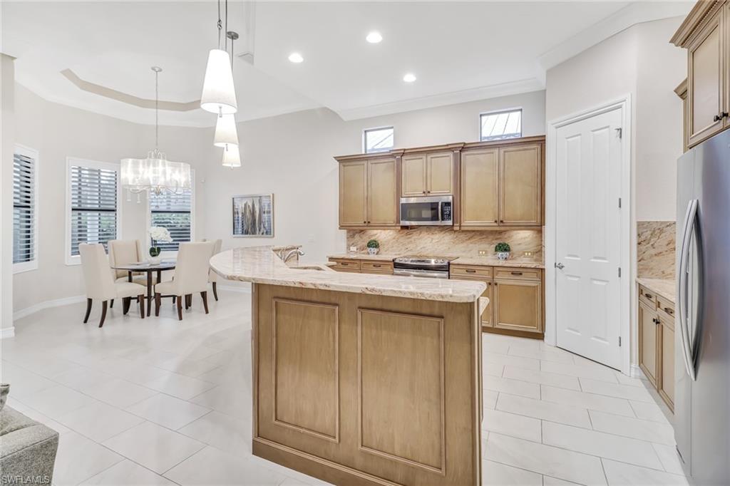 7327 Lantana CIR