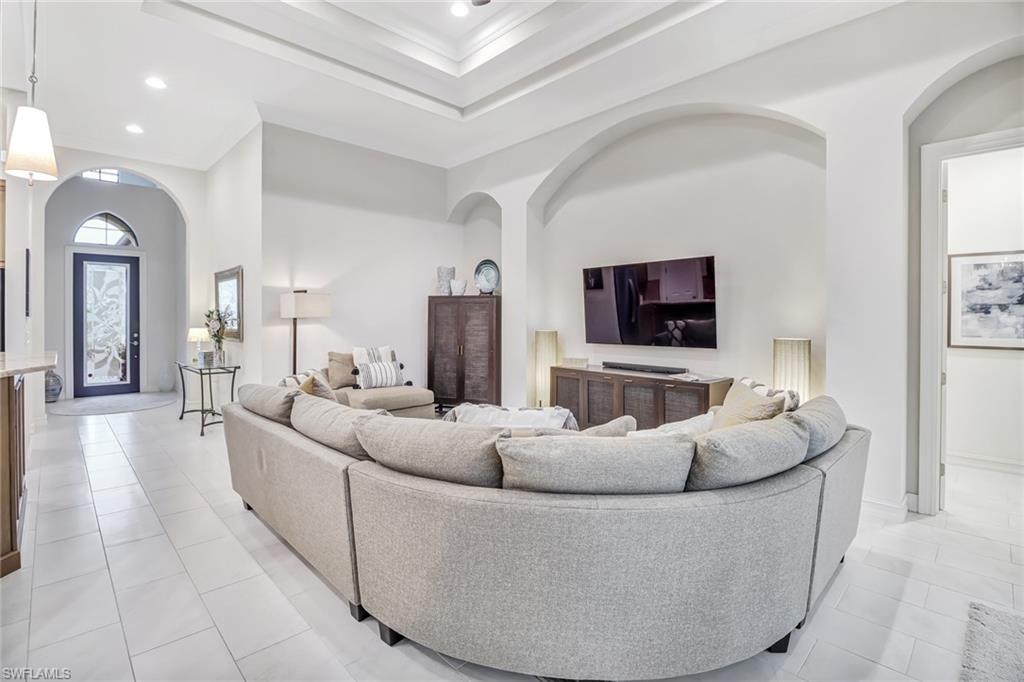 7327 Lantana CIR