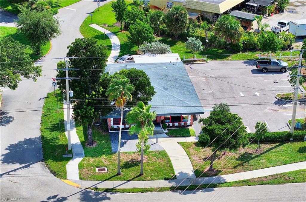 4811 Tamiami TRL E